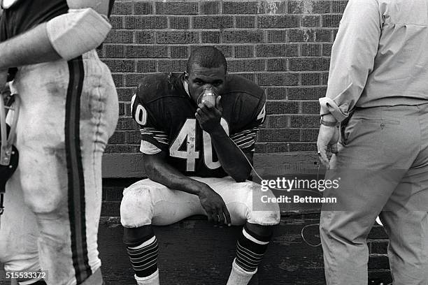 Chicago Bears HB, Gale Sayers, who broke loose for touchdown runs of 30 and 7 yards to spark Bears upset 27-17 victory over the Baltimore Colts here...