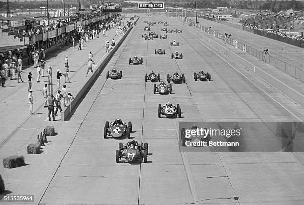 Sebring, Florida: Formula Vee racers begin two days of sports car endurance racing as they start the two hour grand prix for the Bahamas Challenge...