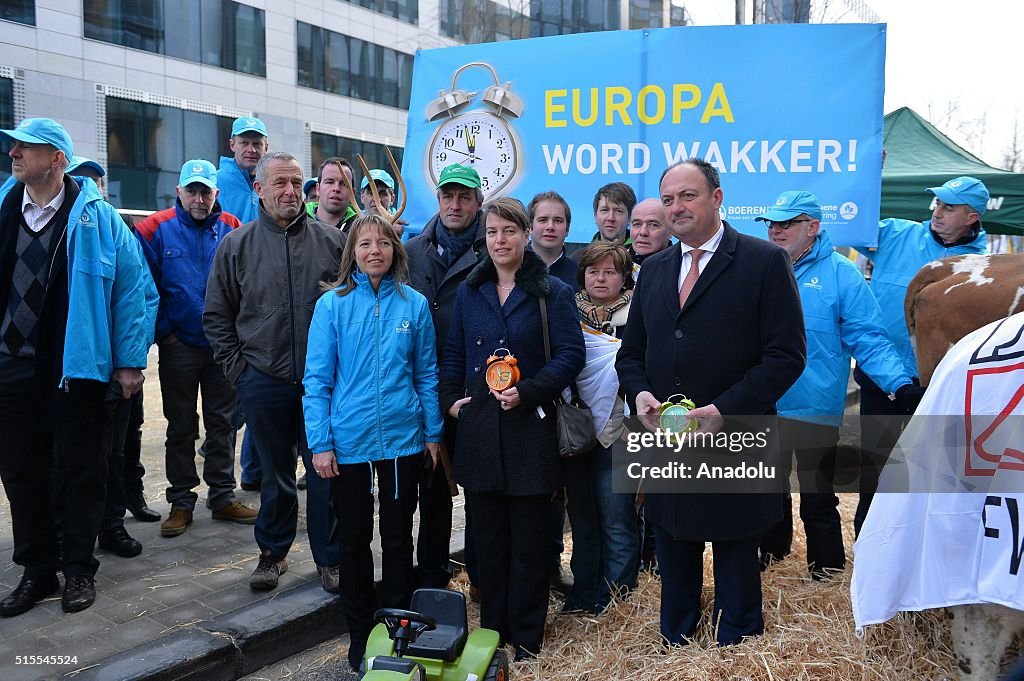 Belgian farmers protest low prices