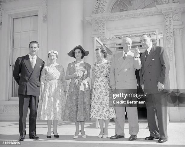 President Eisenhower today received the Marquesa De Villaverde, daughter of Generalissimo Francisco Franco of Spain. Shown above at the White House l...