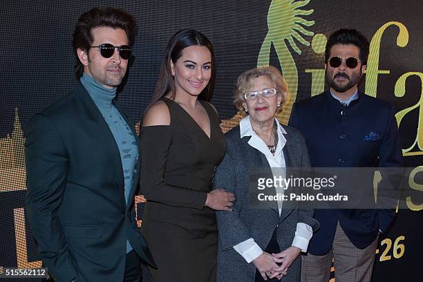 Hrithik Roshan, Sonakshi Sinha, Manuela Carmena and Anil Kapoor attend the 17th International Indian Film Academy awards press conference at the...