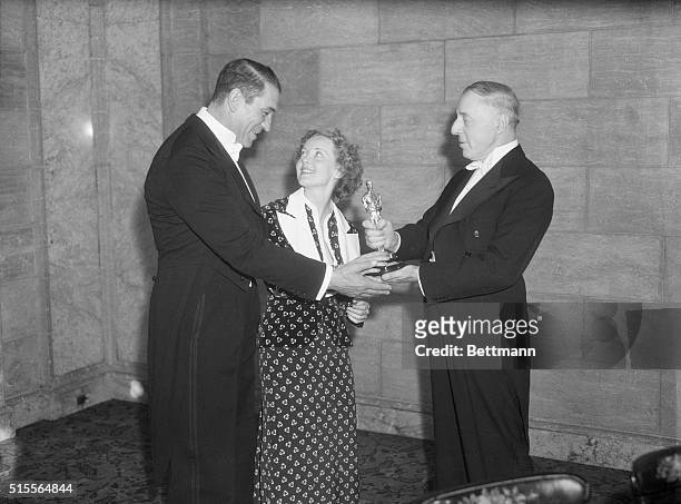 Victor McLagen and Bette Davis were hailed for the best movie performances of 1935, at the annual awarding of prizes by the Academy of Motion Picture...