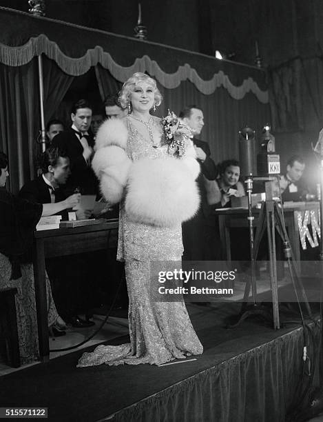 Hollywood: Mae West at the premiere of her picture I'm No Angel at Sid Grauman's Chinese Theater, Hollywood, California.