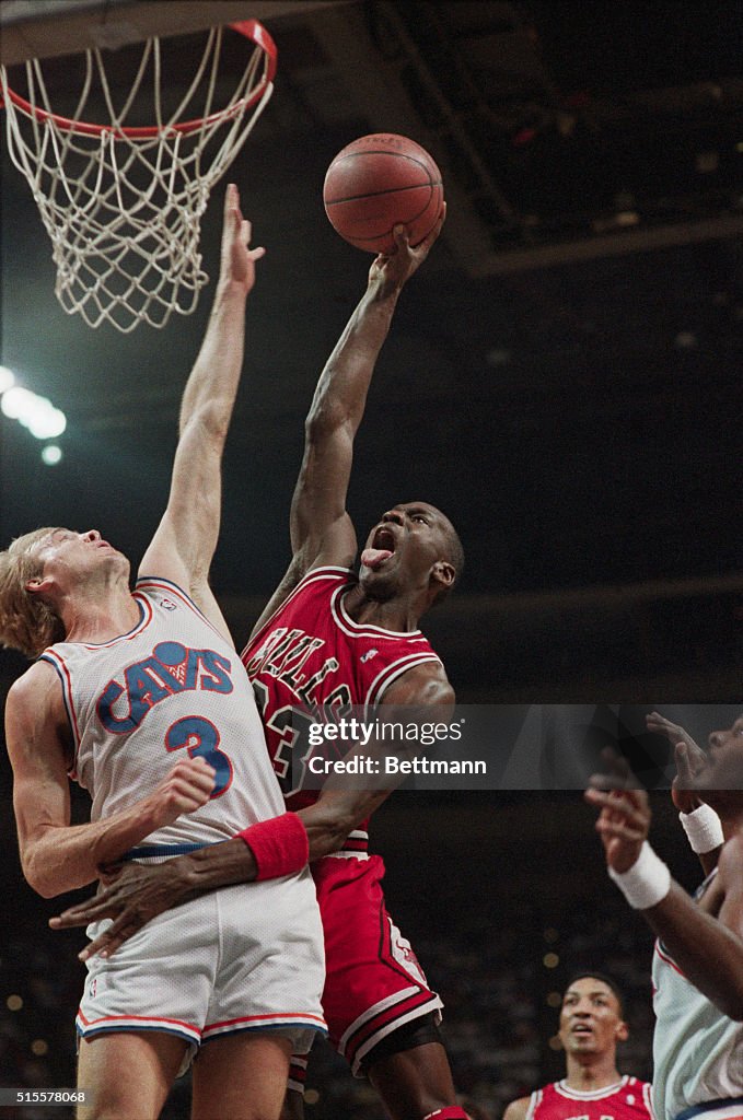 Michael Jordan Shooting Over Craig Ehlo