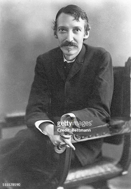 Portrait Robert Louis Stevenson, 19th century English poet and novelist. Photo by H. Walter Barnett, 1890.