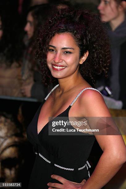 Meena Rhee Meena Rayann Photos and Premium High Res Pictures - Getty Images