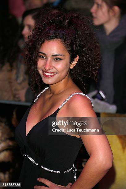 Meena Rhee Meena Rayann Photos and Premium High Res Pictures - Getty Images