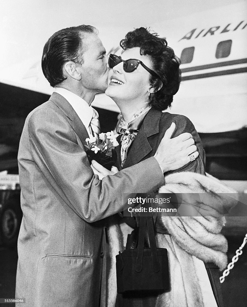 Frank Sinatra Kissing Wife Ava Gardener