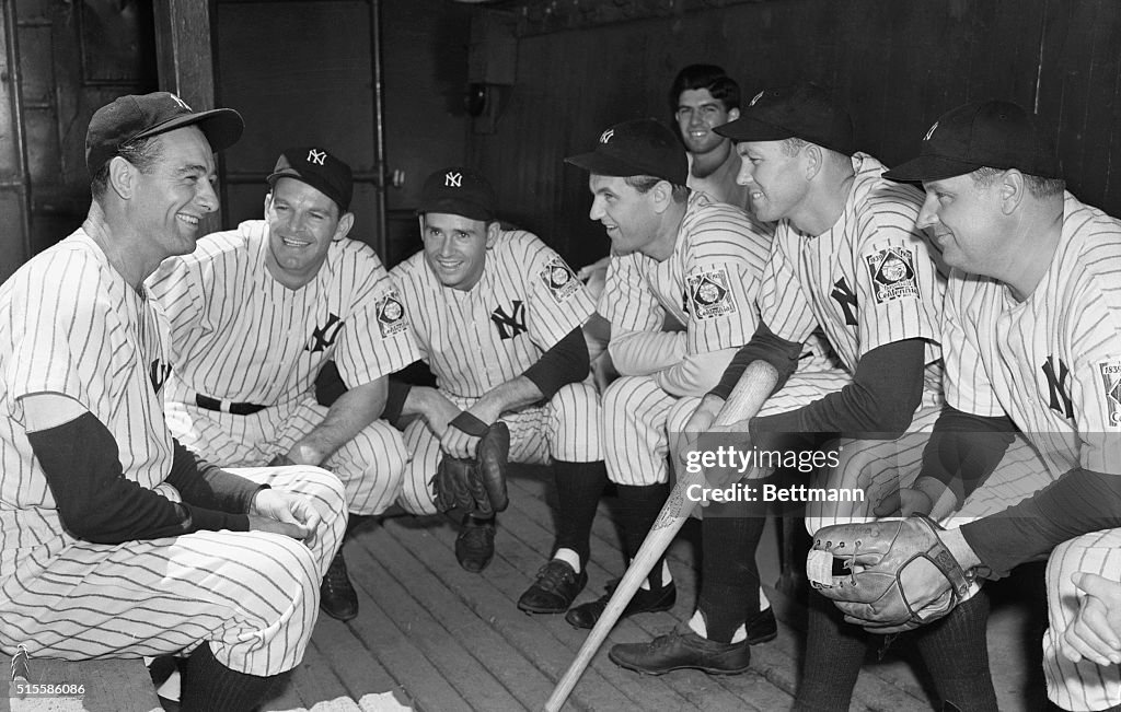 Lou Gehrig In Dugout W/Yankee Teammates
