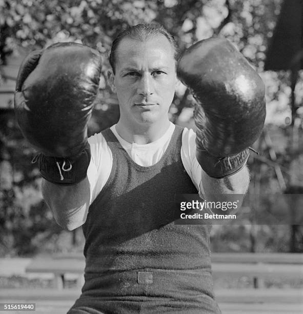 Ready for the Hardest Comeback Fight. Pompton Lakes, N.J.: Here's Benny Leonard, once the greatest of lightweight kings, as he appears at present in...