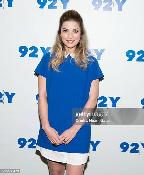 Actress Annie Murphy attends 92nd Street Y's 'Schitt's Creek' panel at 92nd Street Y on March 14, 2016 in New York City.