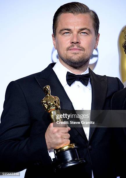 Leonardo DiCaprio poses at the 88th Annual Academy Awards at Loews Hollywood Hotel on February 28, 2016 in Hollywood, California.