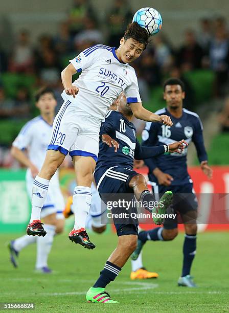 Baek Jihoon of Suwon heads the ball during the AFC Champions League match between the Melbourne Victory and Suwon Samsung Bluewings FC at AAMI Park...