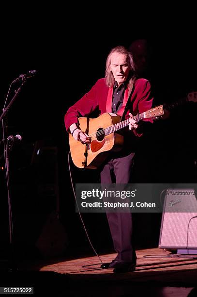 Gordon Lightfoot performs at the Brown Theatre on March 14, 2016 in Louisville, Kentucky.