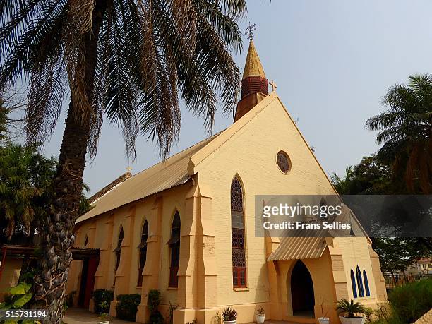 saint mary's anglican cathedral in banjul, the gambia - binnenstad stock-fotos und bilder