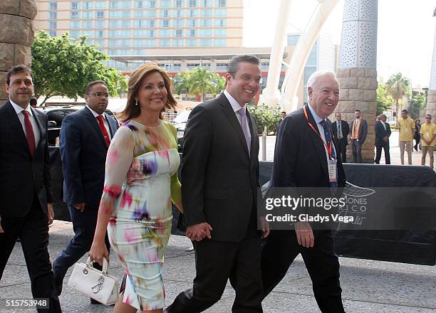 Governor of Puerto Rico, Alejandro Garcia Padilla and First Lady, Wilma Pastrana arrive to the Inauguration of VII Congreso Internacional de la...