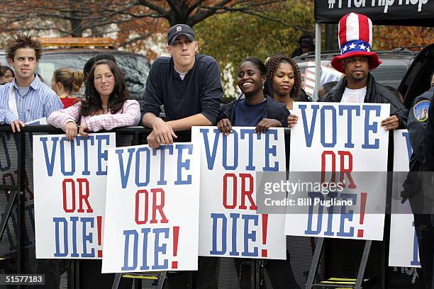 Students and fans wait for the arrival of Hip-hop mogul Sean P. Diddy Combes, actor Leonardo DiCaprio and singer Mary J. Blige at a Vote Or Die rally...
