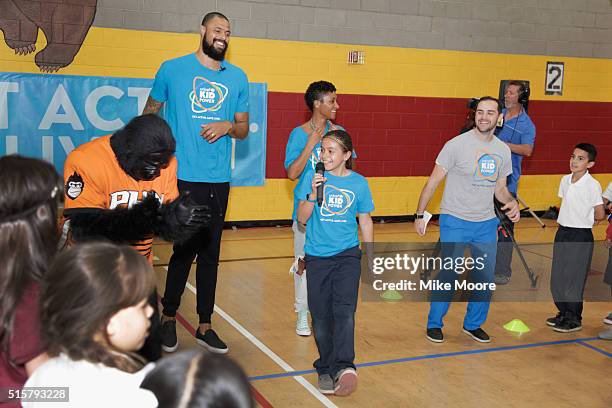 The Phoenix Suns Gorilla, NBA Player Tyson Chandler, Kimberly Chandler, and Matt Meyersohn U.S. Fund for UNICEF Managing Director, Sports and Kid...