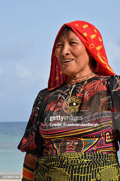 traditional kuna indian tribal woman - traditional colombian clothing 個照片及圖片檔