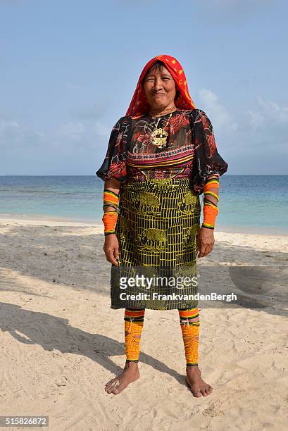traditionelle indische eingeborene kuna - mola kuna stock-fotos und bilder