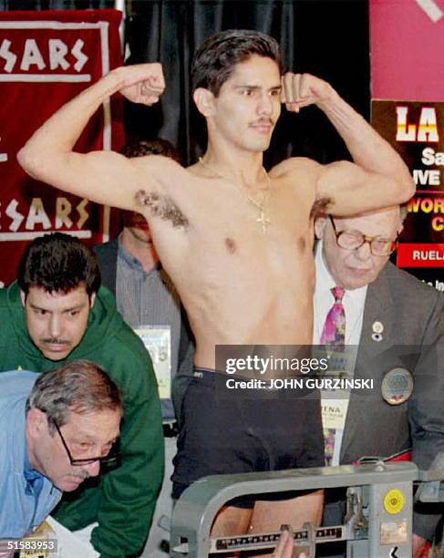 59 De La Hoya V Ruelas Photos & High Res Pictures - Getty Images