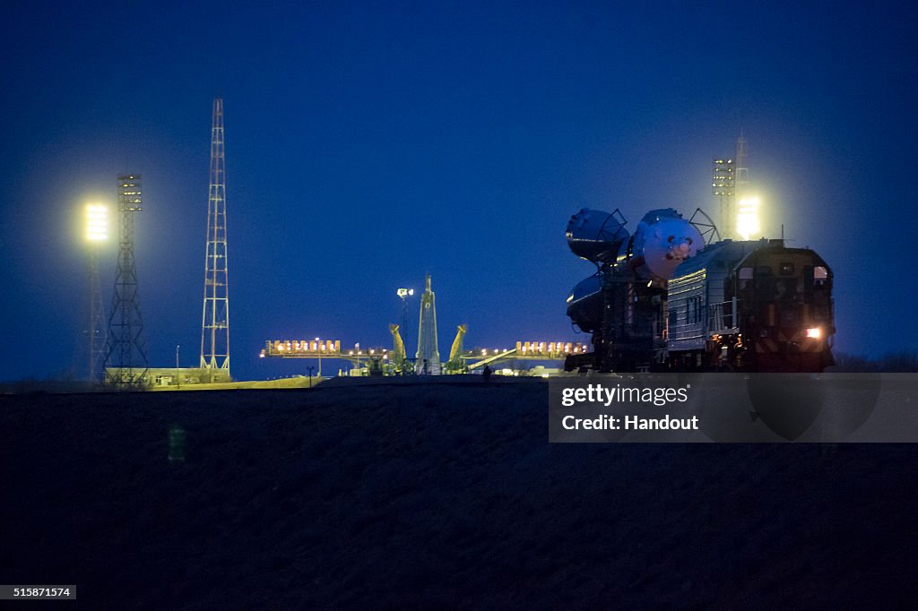 Exp 47 Soyuz Rollout