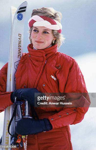 Princess Diana Photos Photos and Premium High Res Pictures - Getty Images