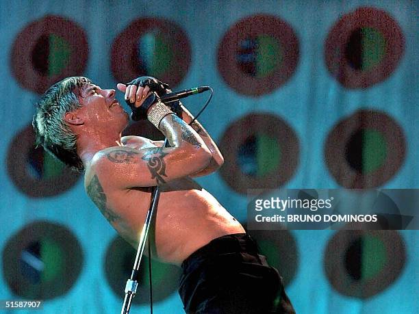 Anthony Kieds, singer of the US band Red Hot Chili Peppers, sings at the third Rock in Rio music festival in Rio de Janeiro, Brazil, 22 January 2001....