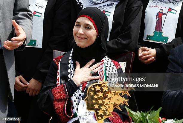 Hanan Roum 26 Hanan Al Hroub Stock Photos, High-Res Pictures, and Images - Getty ...