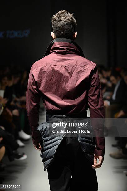 Model walks the runway at the Safak Tokur show during the Mercedes-Benz Fashion Week Istanbul Autumn/Winter 2016 at Zorlu Center on March 16, 2016 in...