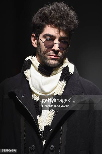 Model walks the runway at the Safak Tokur show during the Mercedes-Benz Fashion Week Istanbul Autumn/Winter 2016 at Zorlu Center on March 16, 2016 in...