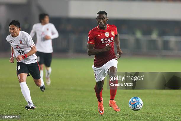 Jackson Martinez of Guangzhou Evergrande drvies the ball during the AFC Champions League Group H match between Guangzhou Evergrande and Urawa Red...