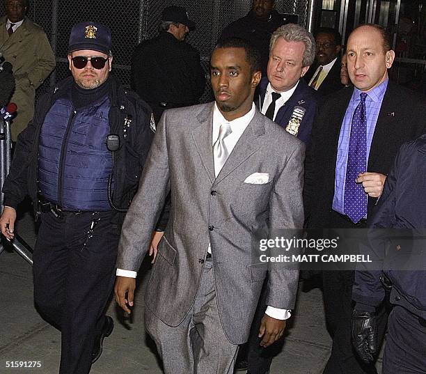 Puff Comb 1,498 Sean Puffy Combs Trial Stock Photos, High-Res Pictures, and ...