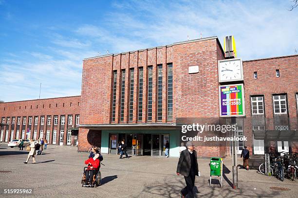 hauptbahnhof oberhausen - oberhausen stock-fotos und bilder