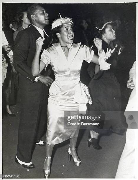 A Randy Woman 9,751 Randy Woman Photos & High Res Pictures - Getty Images