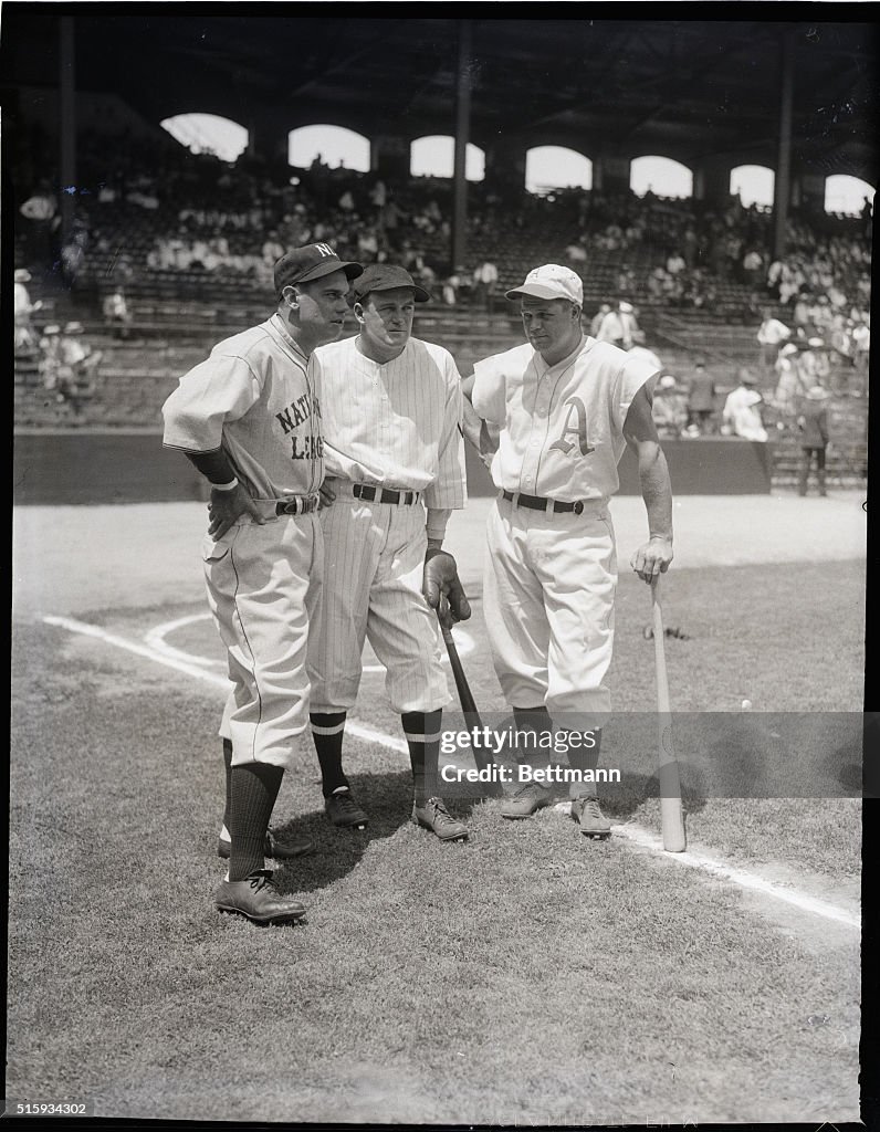 Jimmy Foxx Standing W/Two Fellow Players