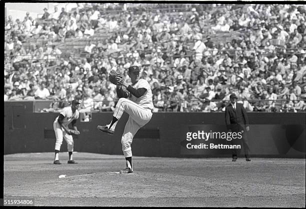 San Francisco, CA: Shown in sixth inning action is Giants' Gaylord Perry as he pitched San Francisco to a 6-1 victory over the Atlanta Braves and...