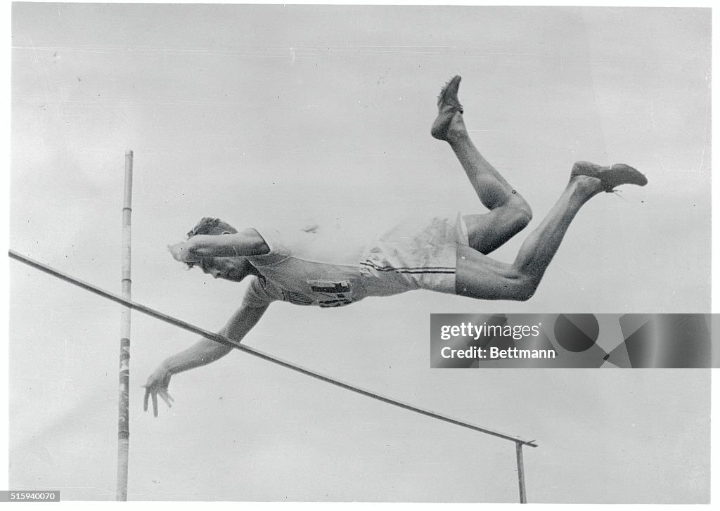 Lee Barnes Diving in Pole Vault Action