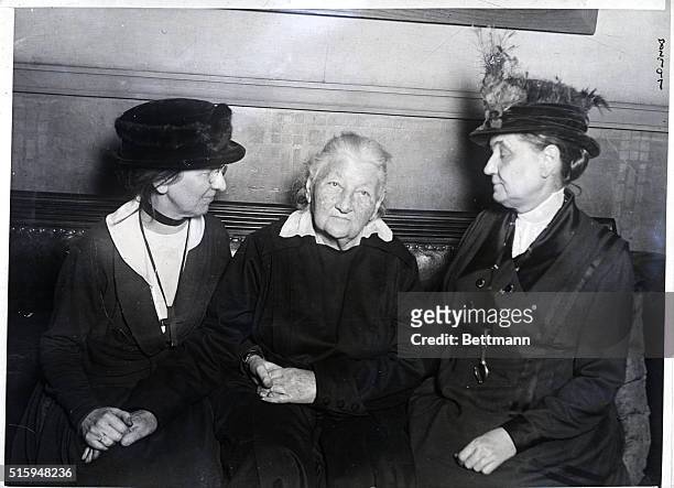 Chicago, IL: Jane Addams is shown with Catherine Breshkovskaya , called the "Grandmother of Russian Revolution".
