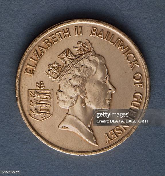 Pence coin obverse, queen Elizabeth II . Guernsey, 20th century.