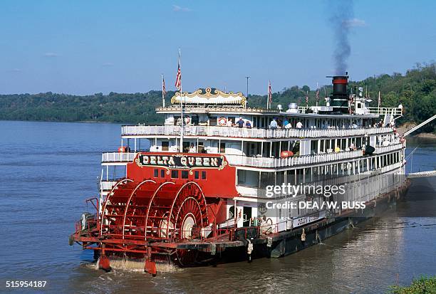 Steamboat Paddle Wheel Photos And Premium High Res Pictures Getty Images steamboat-paddle-wheel-photos-and-premium-high-res-pictures-getty-images