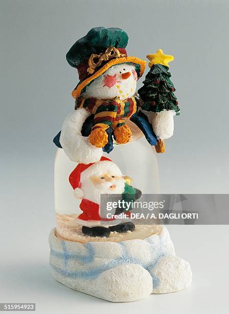 Snowman and Santa Claus, snowglobe. 20th century.