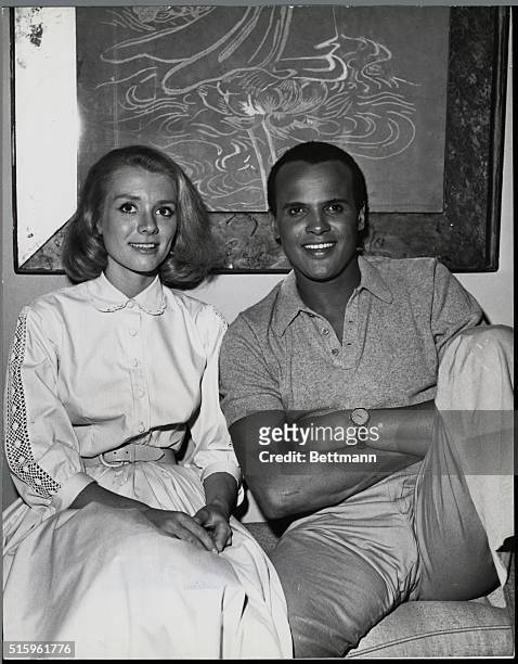 Inger Stevens and Harry Belafonte are teamed in a new motion picture, and between scenes discover they have mutual interests in music and art....
