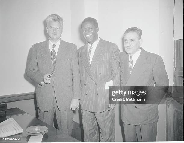 New York: Harry Stachel And Harry Winston: Reds. Federal Court. Eugene Dennis - Harry Winston - Jacob Stachel shown at Federal Court today.