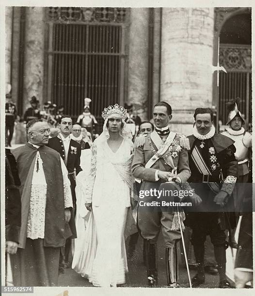 Rome: Happy Royal Lovers After Their Wedding. Photo shows: - Crown Prince Umberto of Italy and his charming bride, Princess Marie Jose of Belgium,...