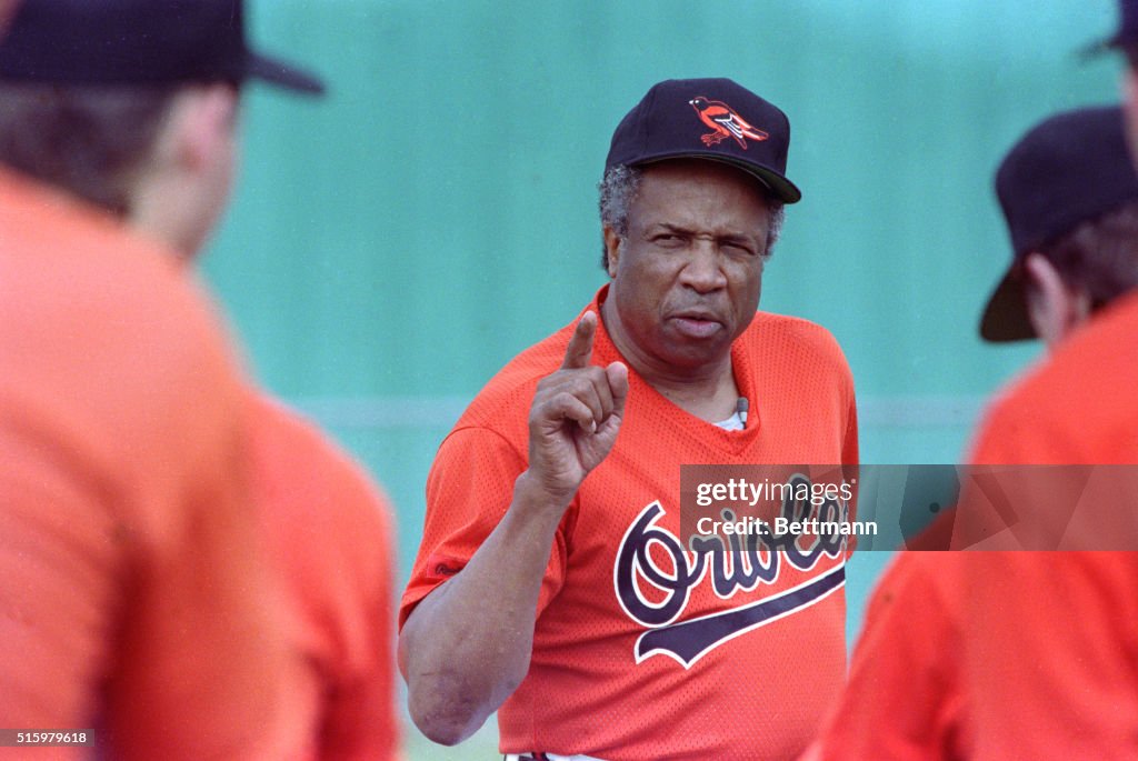 Frank Robinson Addressing Players