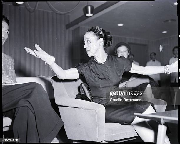 Tokyo, Japan-Dancer Martha Graham, America's foremost exponet of the Neuetanz , arrived in Tokyo on October 17th with her 34 member troupe on the...