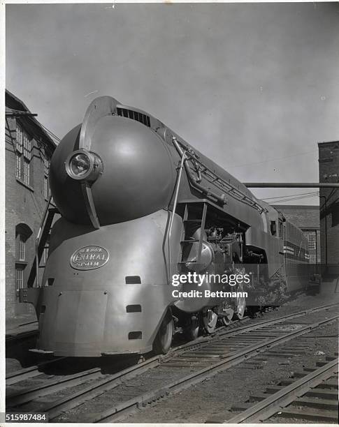Streamlined Train Sharp Streamlined Locomotive Photos and Premium High Res Pictures - Getty Images