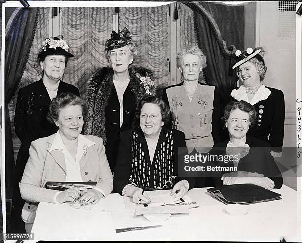 St. Louis, Missouri- Mrs. John L. Whitehurst , retiring President of the General Federation of Women's Clubs, is shown with the heads of departments...