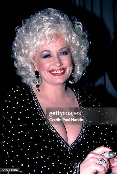 Portrait of American musician Dolly Parton at the Hyatt Hotel, Chicago, Illinois, March 6, 1984.